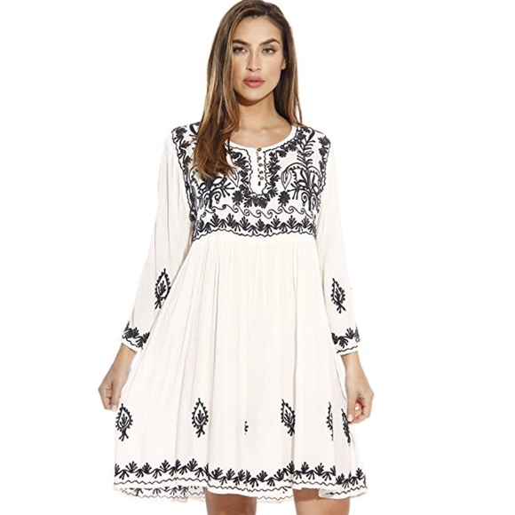 “ Sadie “ , Embroidered, Tunic , Comfy & Chic 🌸 - Picture 2 of 7